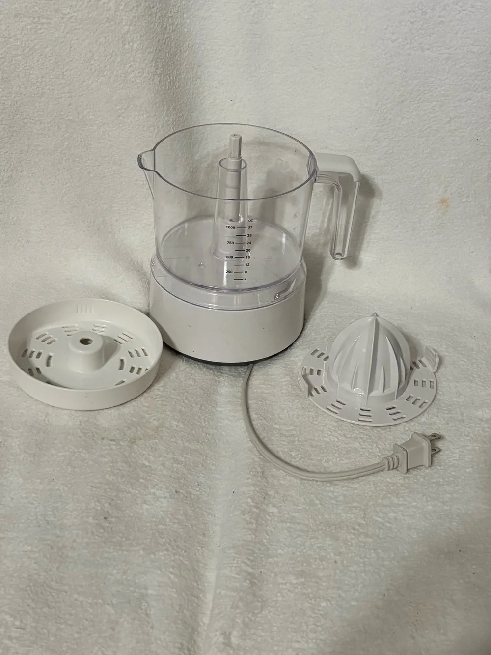 White Electric Citrus Juicer - Home Kitchen